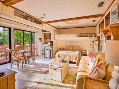 Lovely Cottage Captiva Around 300ft to the Beach